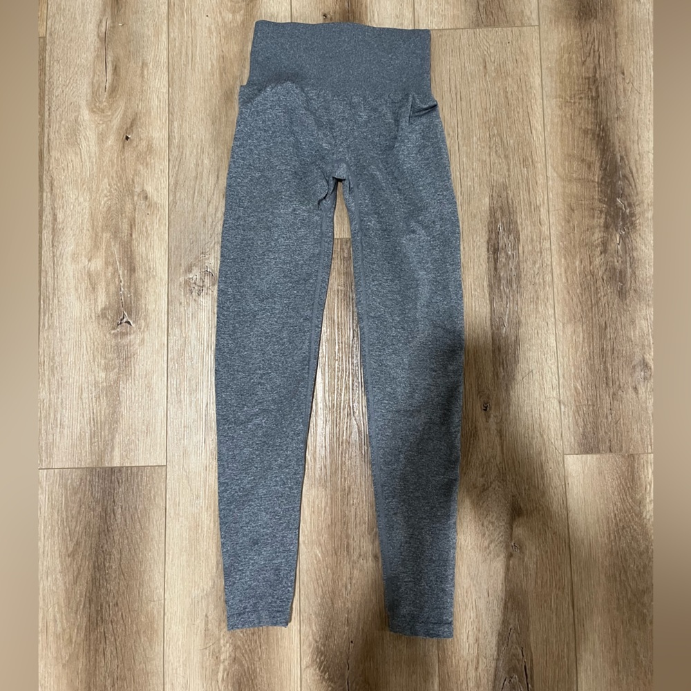 Grey NVGTN leggings :)